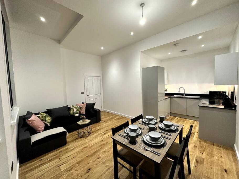 Spacious And Elegant Apartment 伯明翰 外观 照片