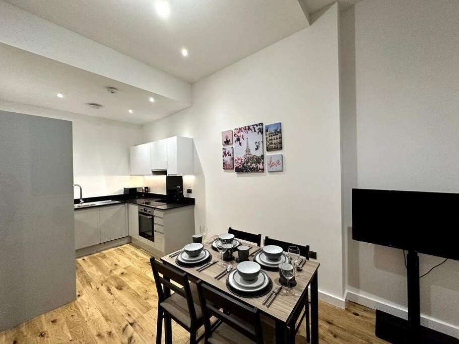 Spacious And Elegant Apartment 伯明翰 外观 照片